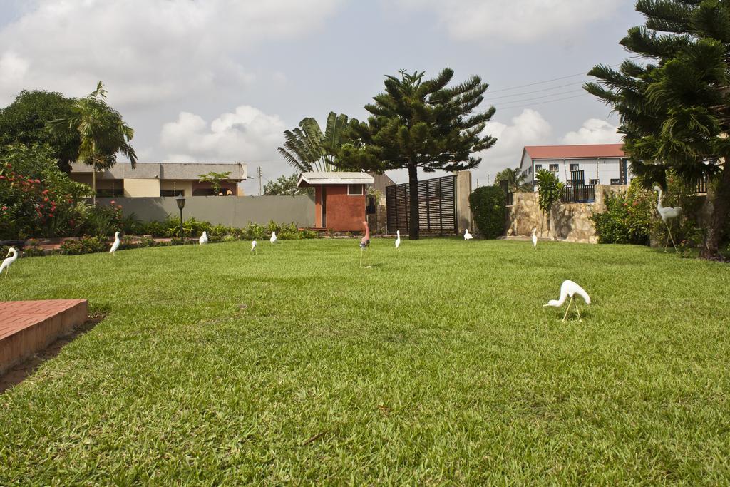 Quest Lodge Spintex ภายนอก รูปภาพ
