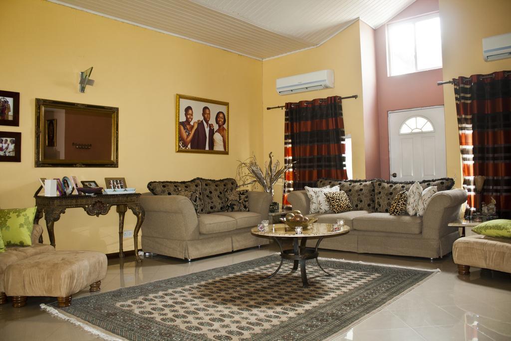 Quest Lodge Spintex ภายนอก รูปภาพ