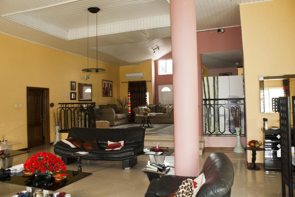 Quest Lodge Spintex ภายนอก รูปภาพ