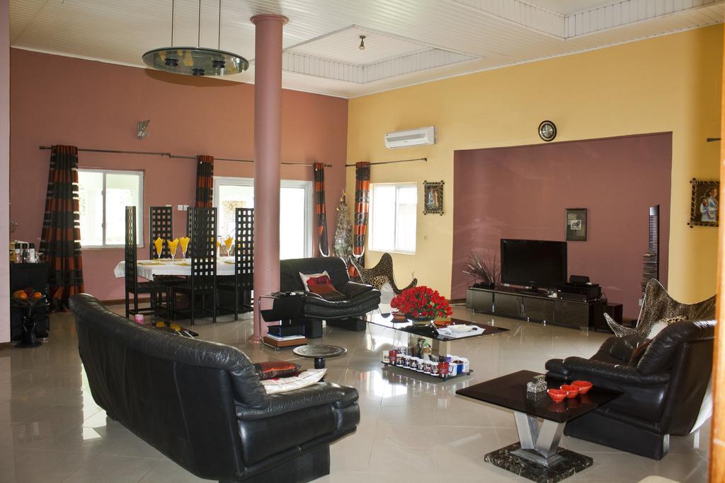 Quest Lodge Spintex ภายนอก รูปภาพ