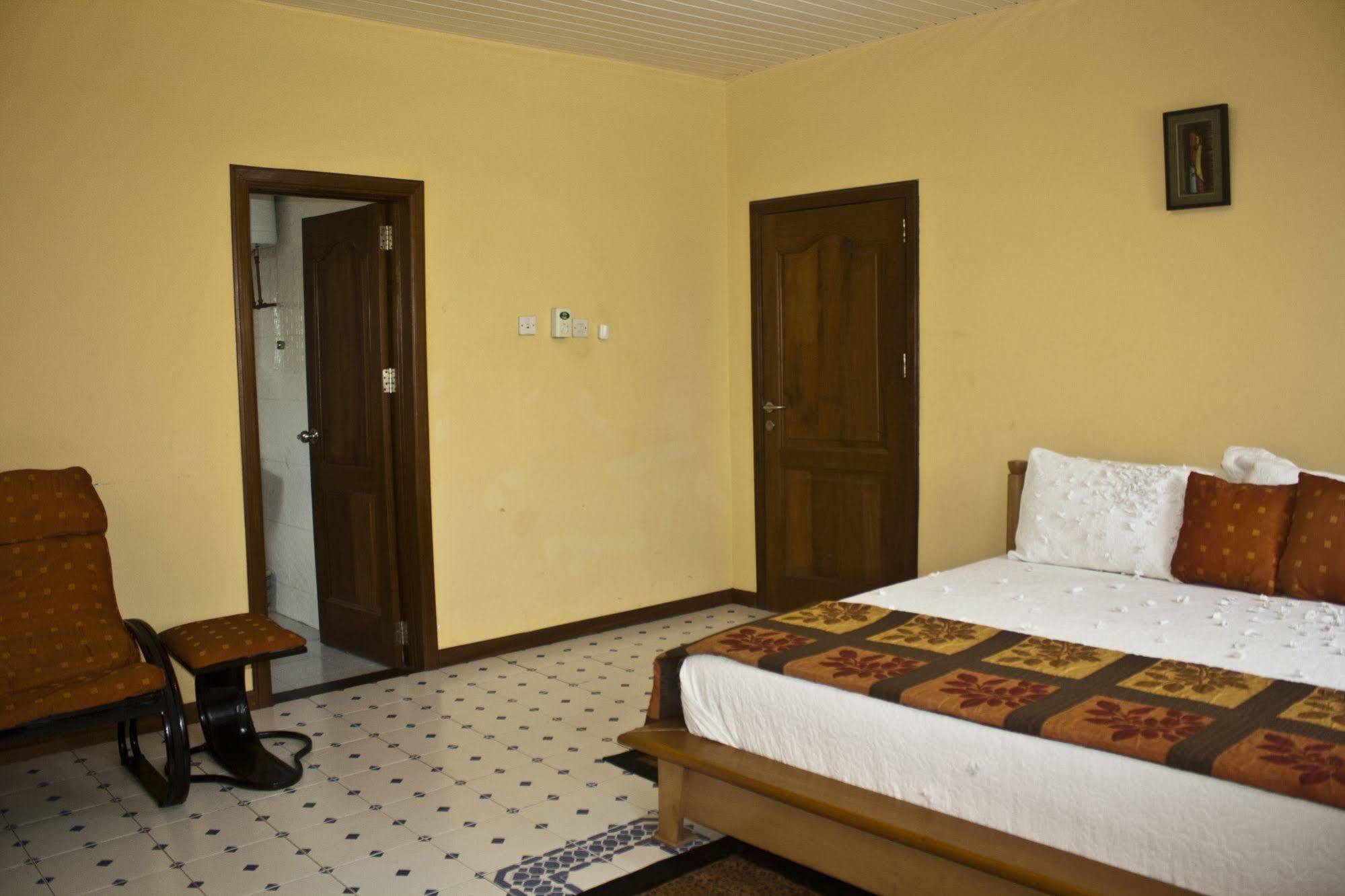 Quest Lodge Spintex ภายนอก รูปภาพ