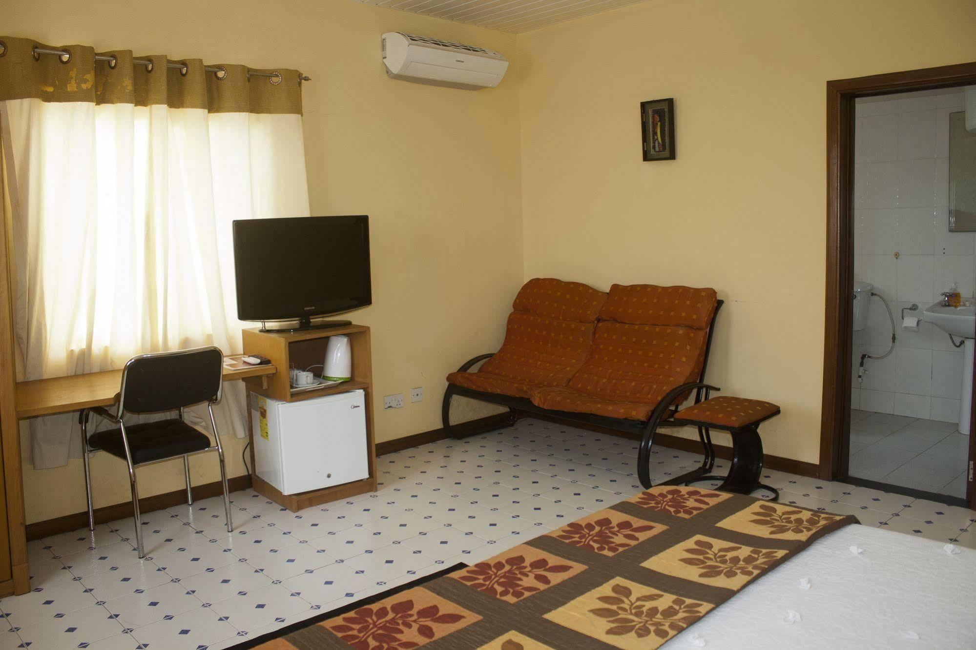Quest Lodge Spintex ภายนอก รูปภาพ