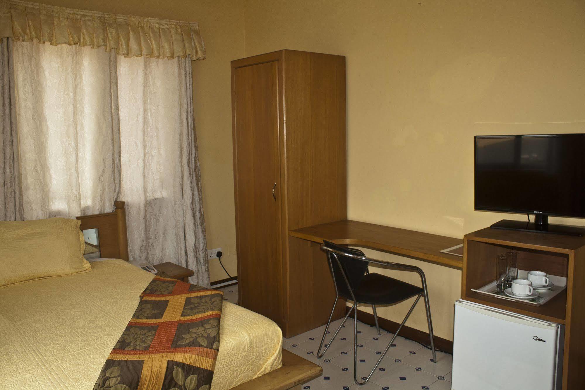Quest Lodge Spintex ภายนอก รูปภาพ